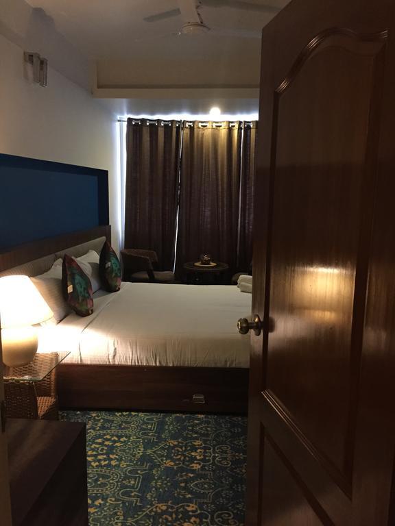 העיר בנגלור Luxtay Suites חדר תמונה