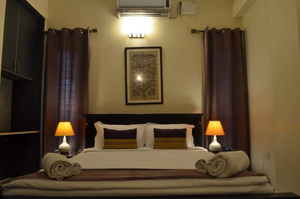 העיר בנגלור Luxtay Suites חדר תמונה
